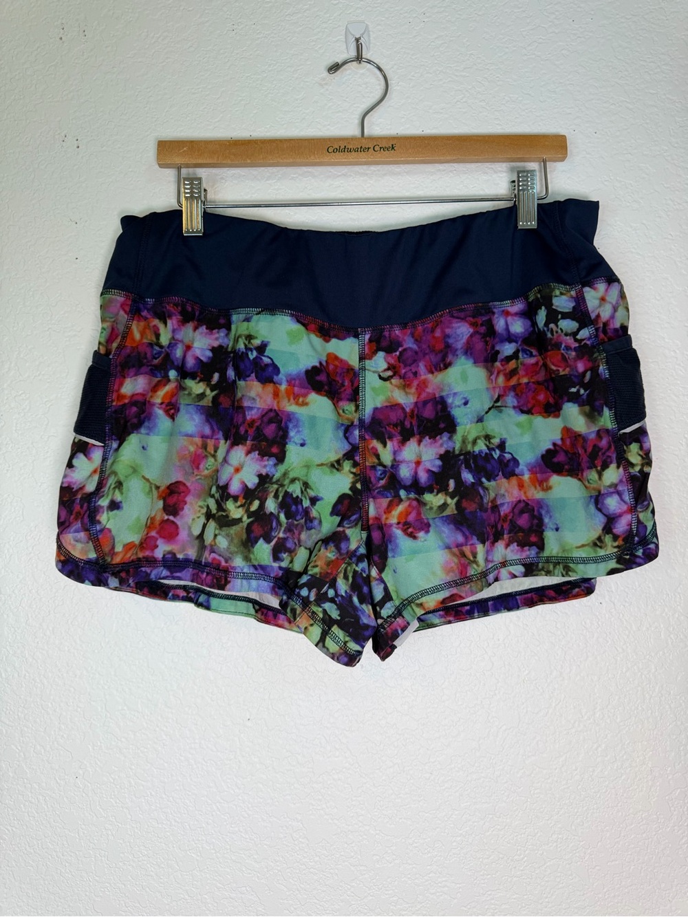 Athleta Ready Set Go 4” Floral Fade Running Shorts,‎ Size L